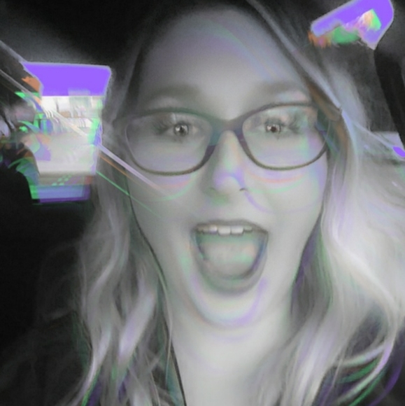 Posh Ambassador Sarah - Picture 3 of 9